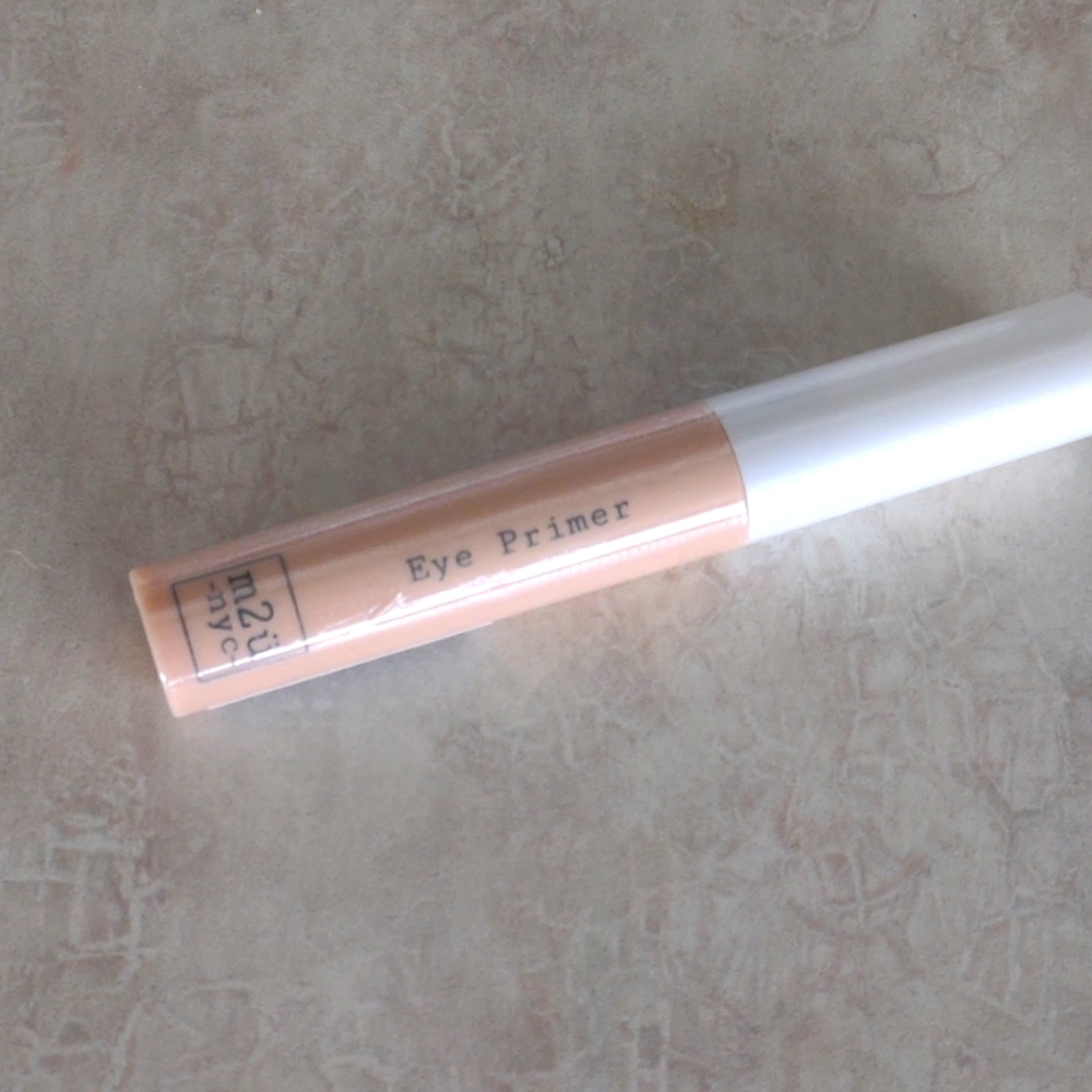 Eye primer